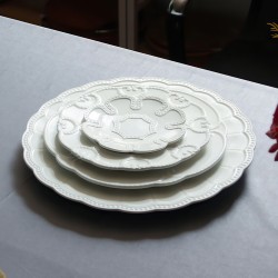 French Baroque Palace Embossed Plates Elegant White Bone China Charger Plate Vintage Flower Dinner Plates for Wedding