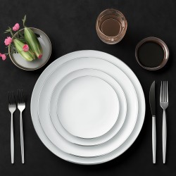 Customizable Silver Rim Charger Plates Luxury Bone China Crockery for Wedding Reception Ceramic Dinner Plate Manufacturers