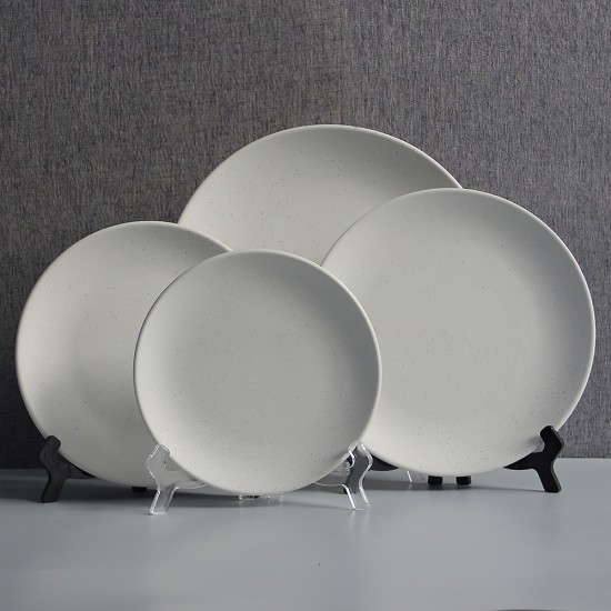 Simple White Ceramic Plates in Bulk 10 Inch Restaurant Dinner Plates Round Charger Plates for Hotel Decorative
