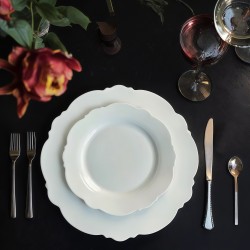 Wholesale White Scalloped Edge Wedding Plates Bone China Lotus Leaf Dinner Dishes Ceramic Lace Charger Plate